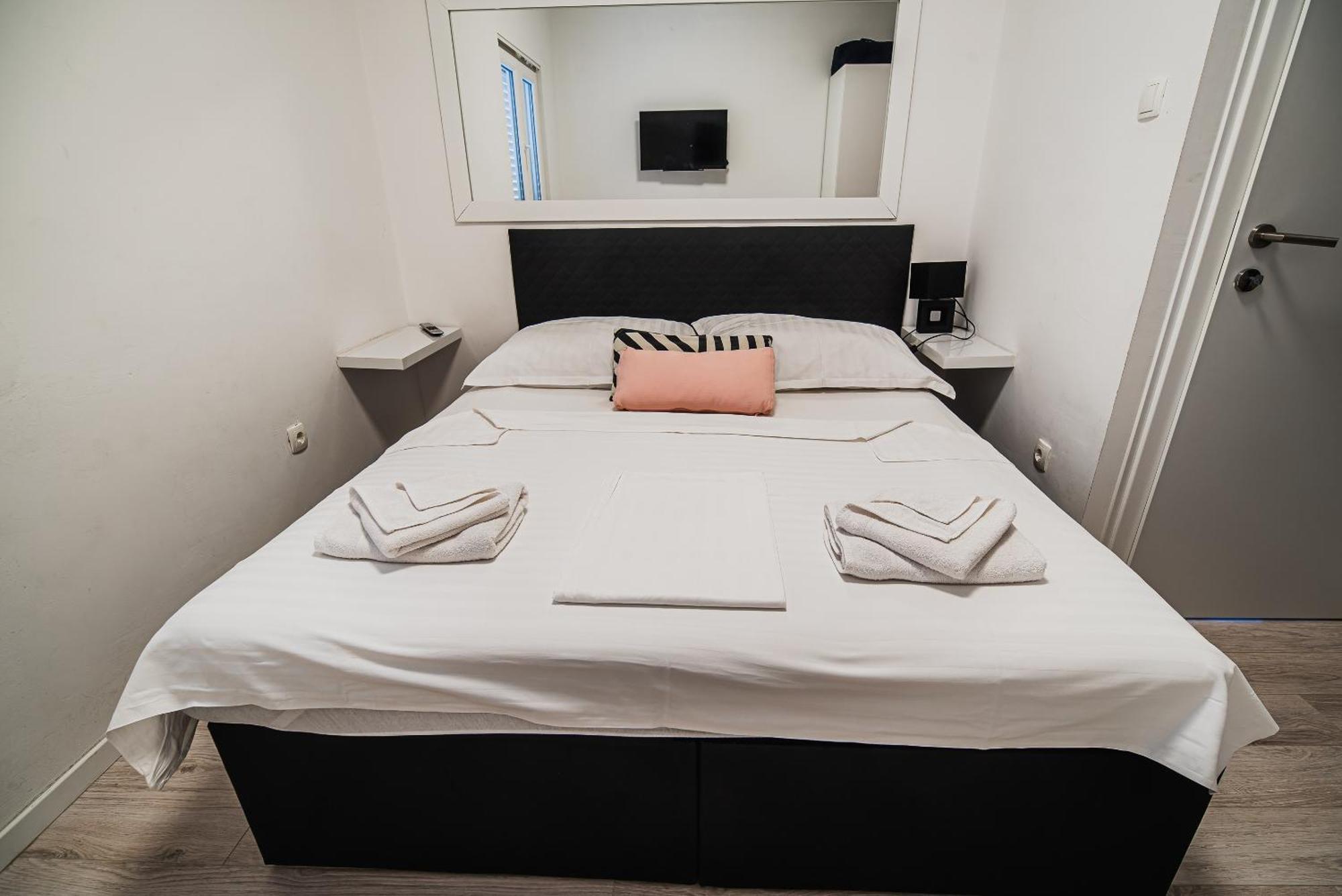 Downtown Park Apartments With Balcony Vodice Cameră foto